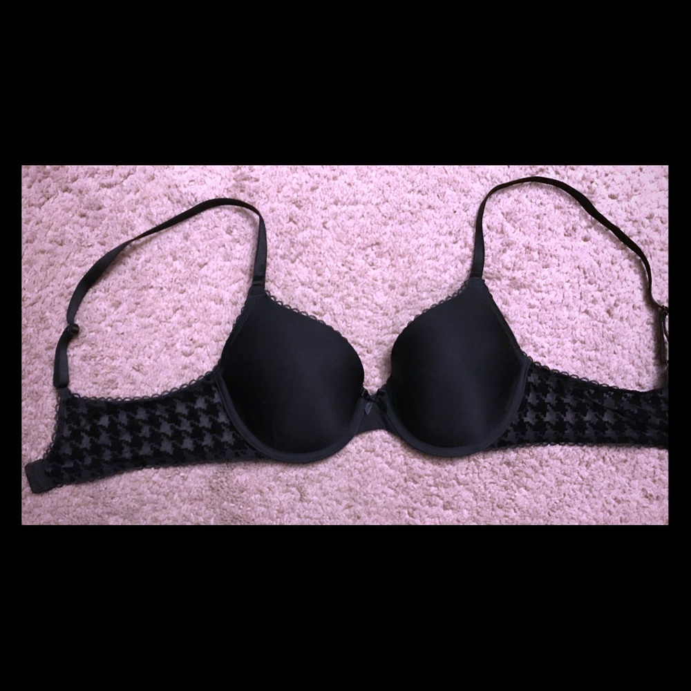 Black Victoria Secret bra